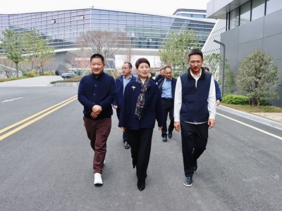 海宁市政协主席杨琳琳一行莅临皮可力医疗科技参观交流
